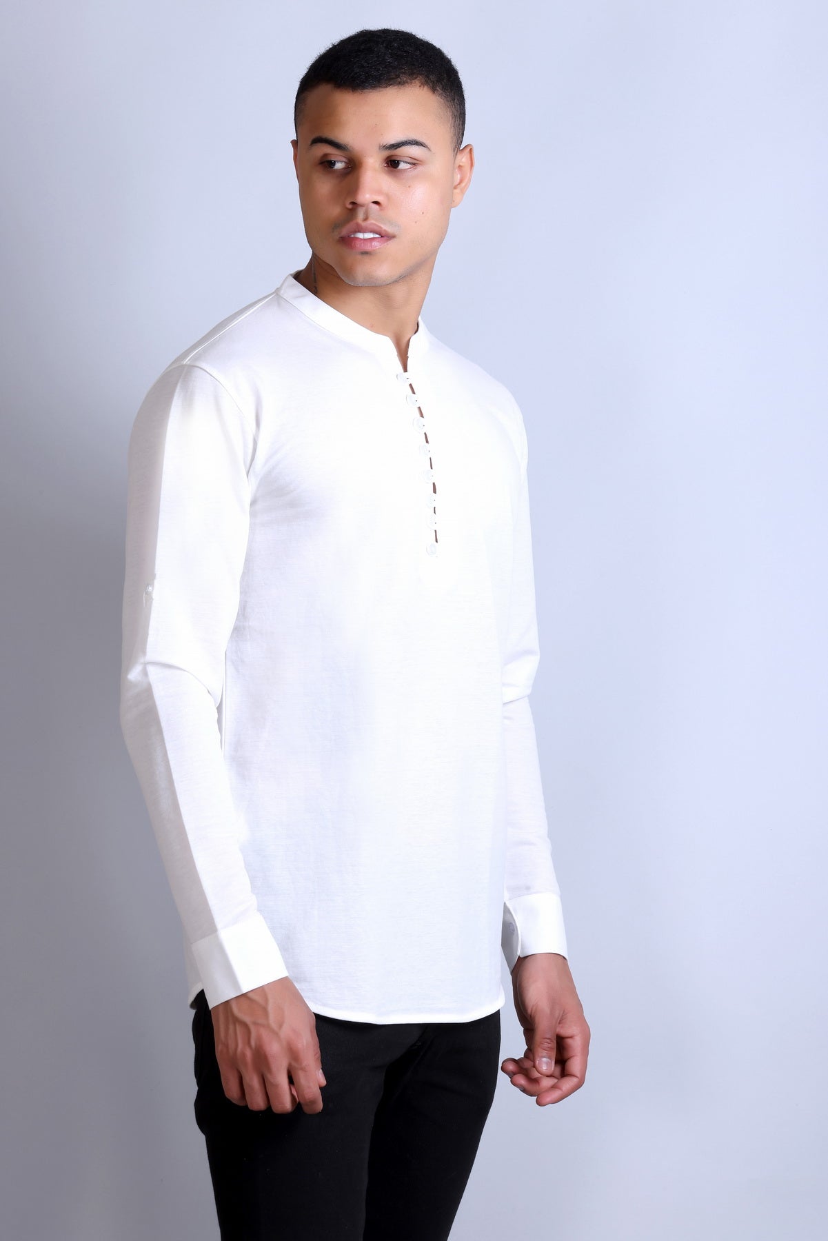 Men's White Solid Round Neck Sweatshirt