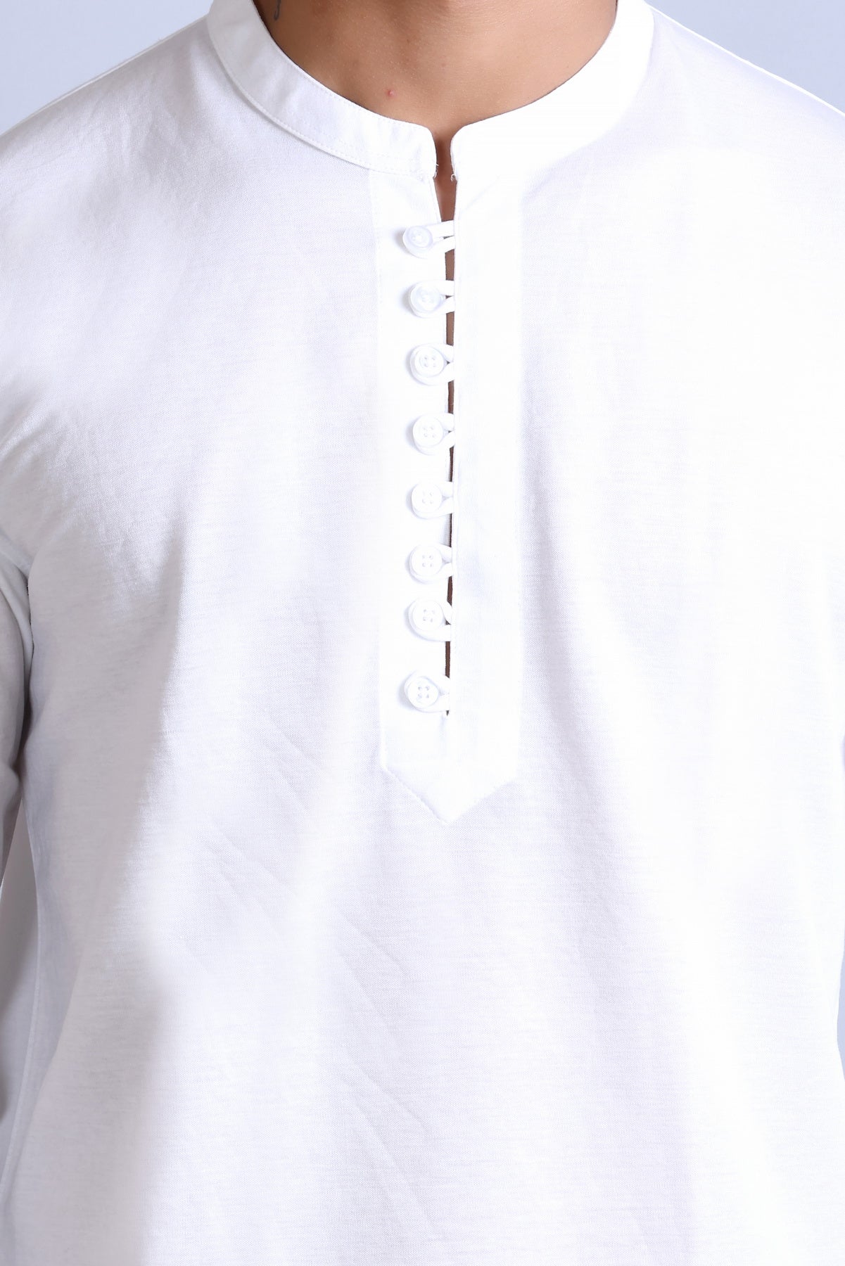 Men's White Solid Round Neck Sweatshirt