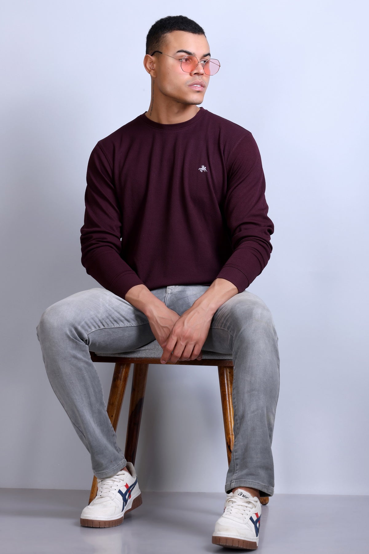 Men's Maroon Solid Round Neck Sweatshirt