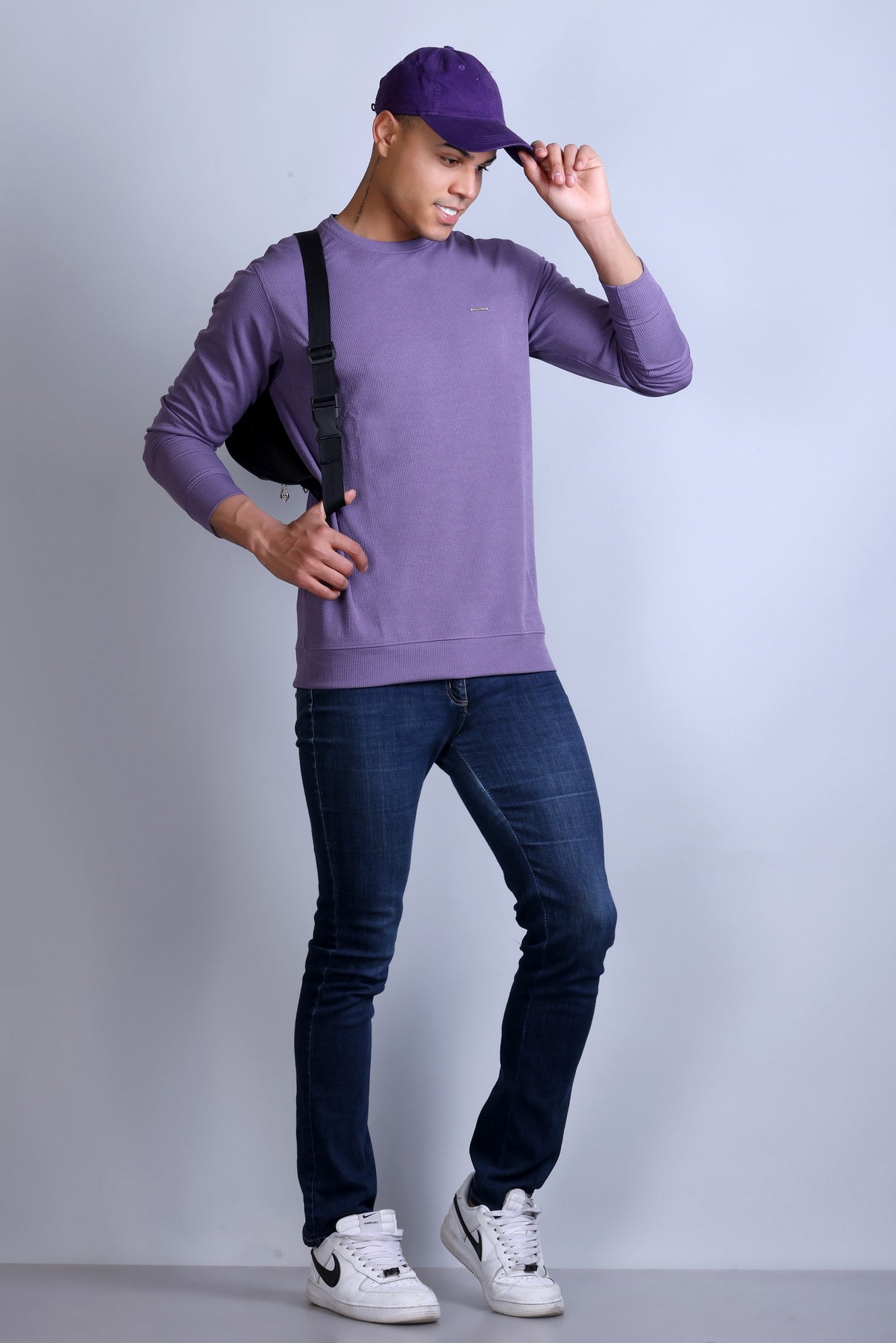 Men's Purple Solid Round Neck Sweatshirt