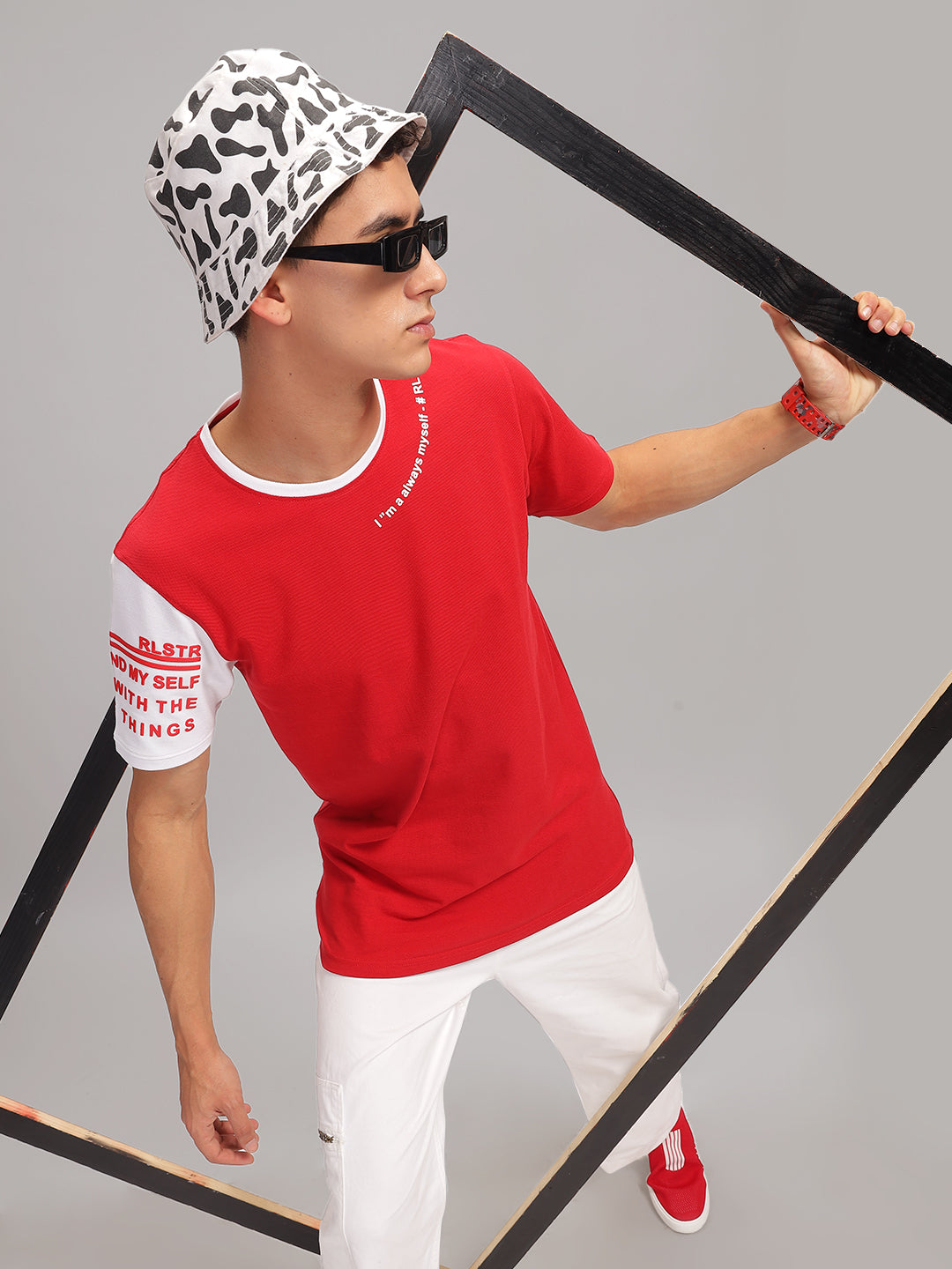 modernito red and black round neck printed t shirt for men