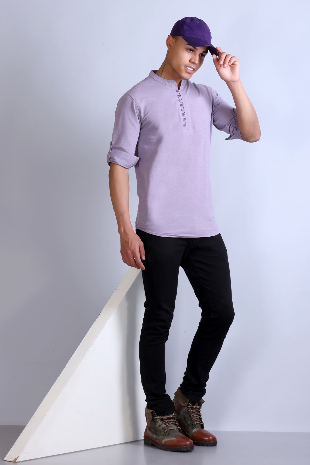 Men's Purple Solid Round Neck Sweatshirt