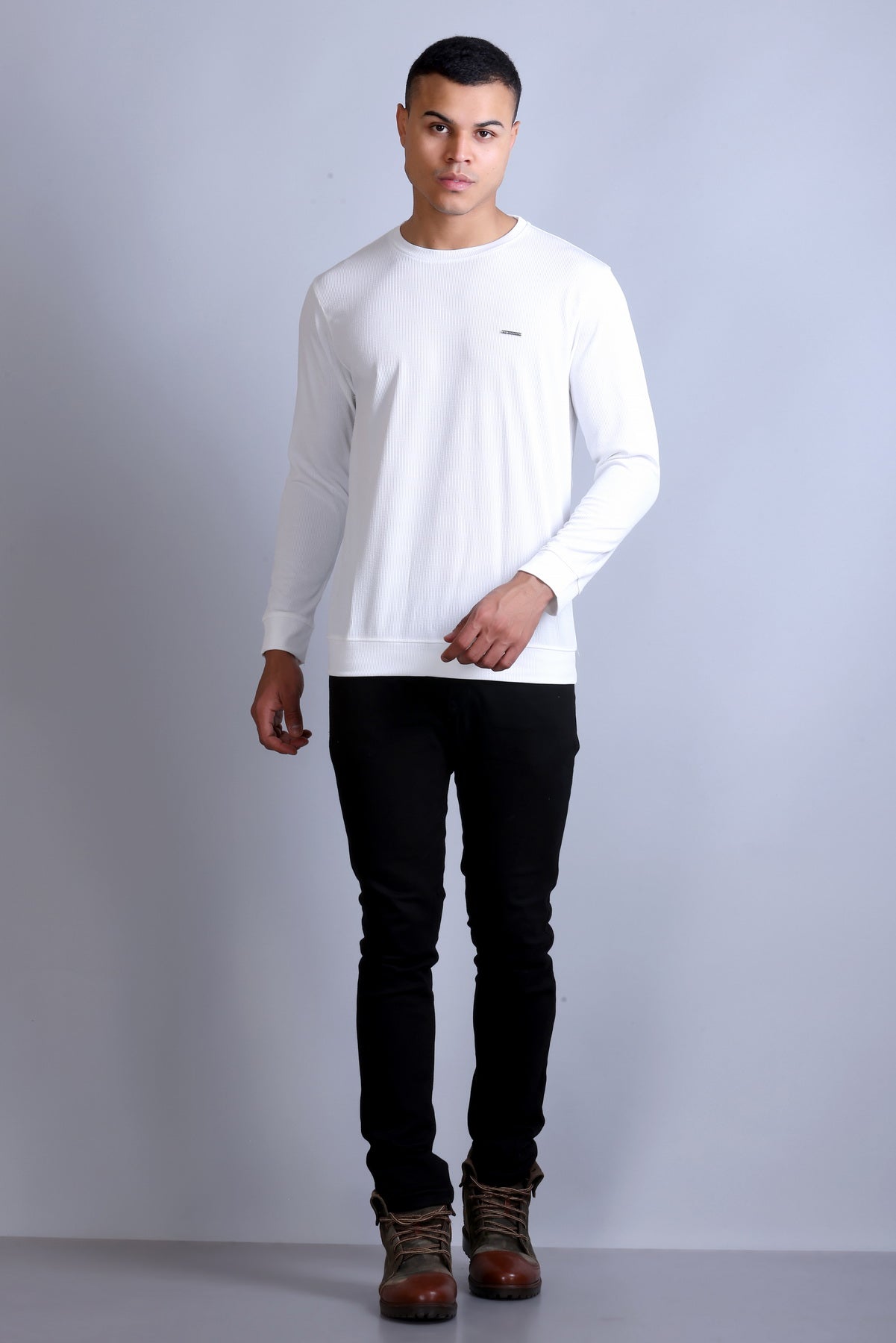 Men's White Solid Round Neck Sweatshirt