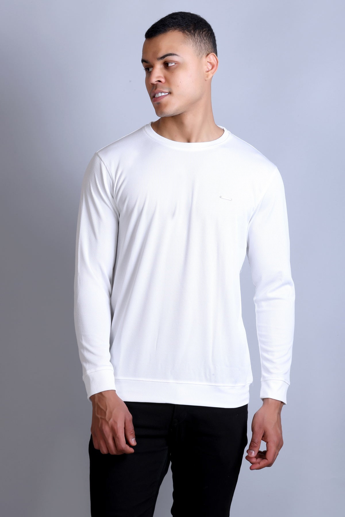 Men's White Solid Round Neck Sweatshirt