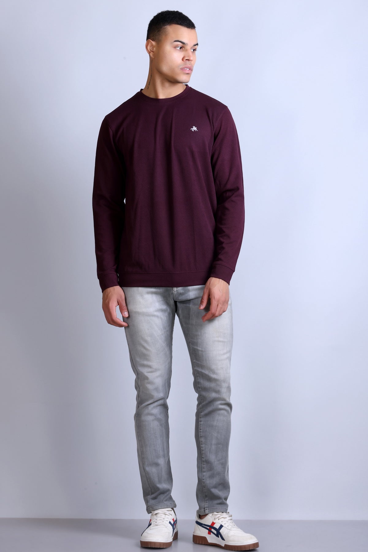 Men's Maroon Solid Round Neck Sweatshirt